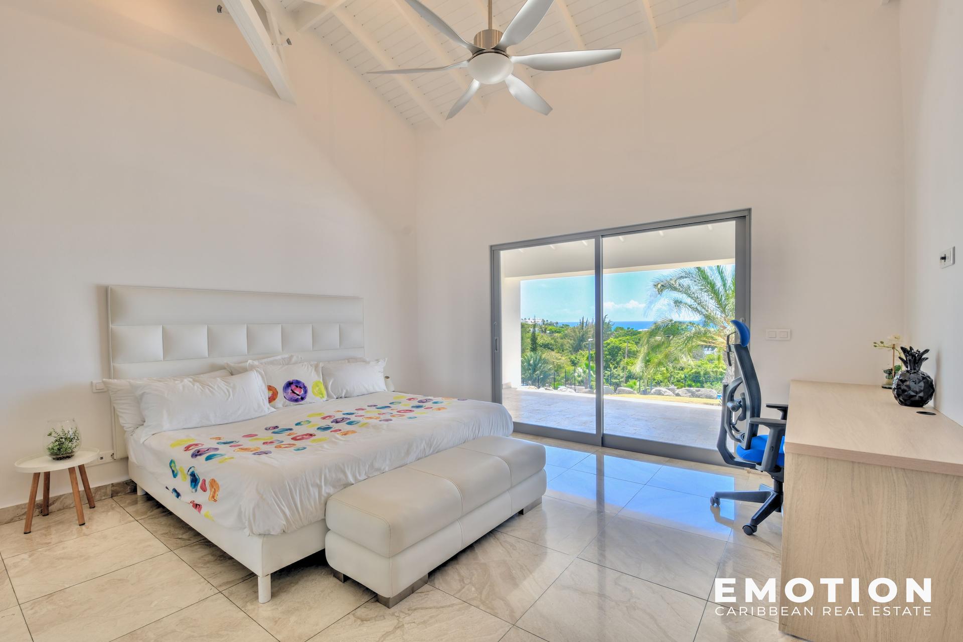 Exceptional Sea View Estate - 971 m² + 10,000 m² of Land