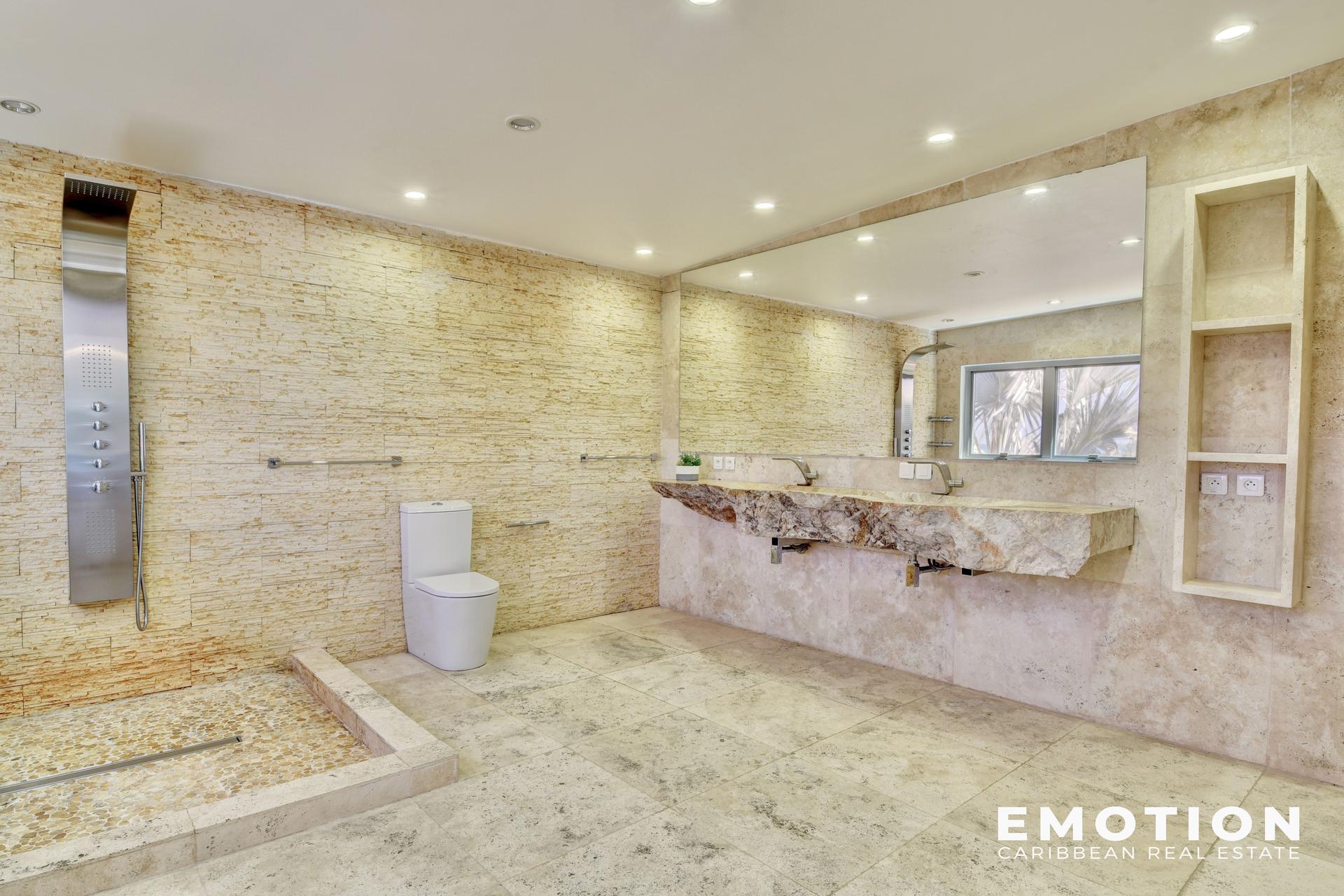 Exceptional Sea View Estate - 971 m² + 10,000 m² of Land