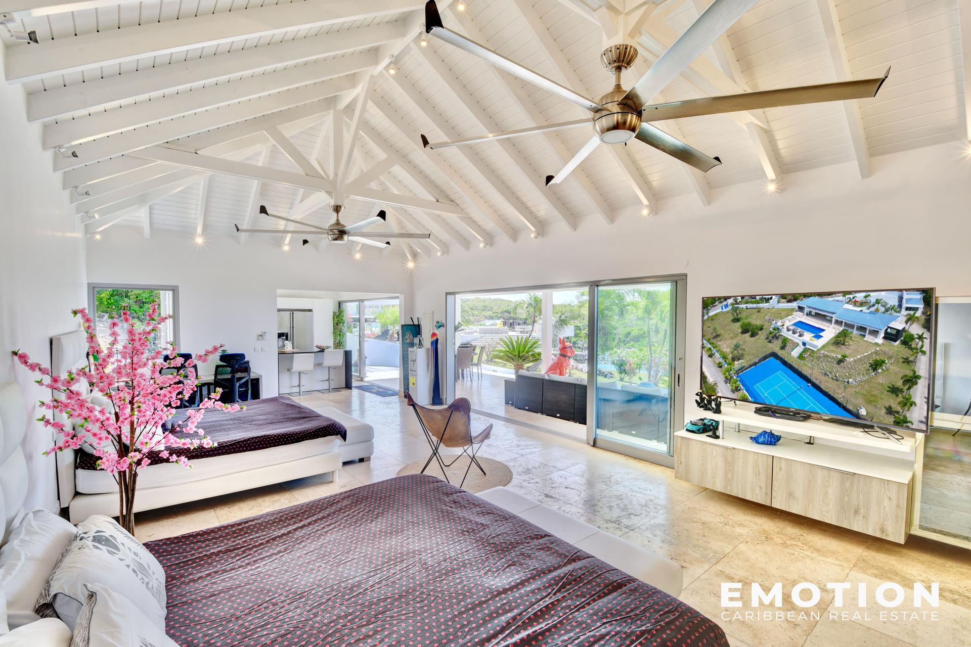 Exceptional Sea View Estate - 971 m² + 10,000 m² of Land