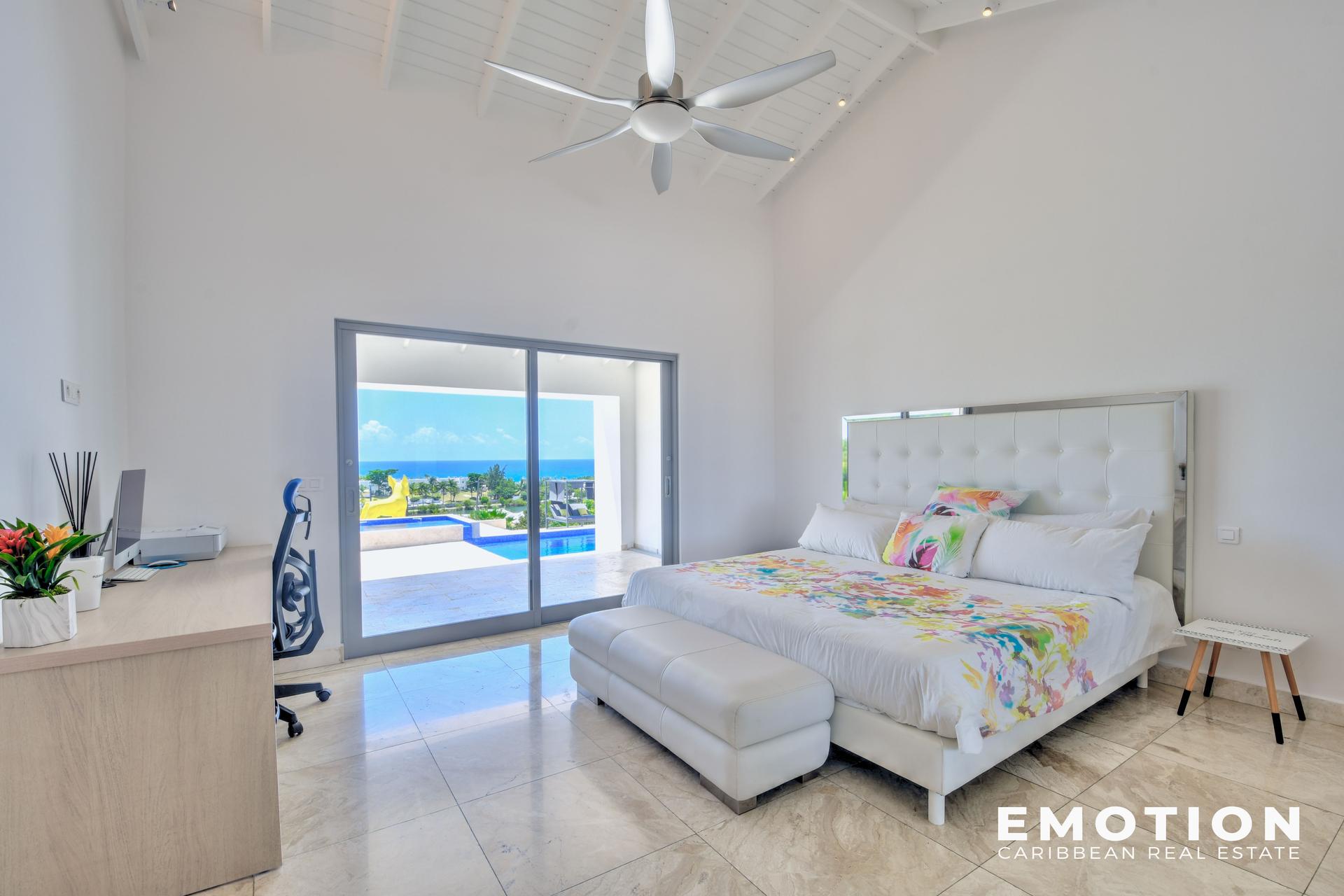 Exceptional Sea View Estate - 971 m² + 10,000 m² of Land