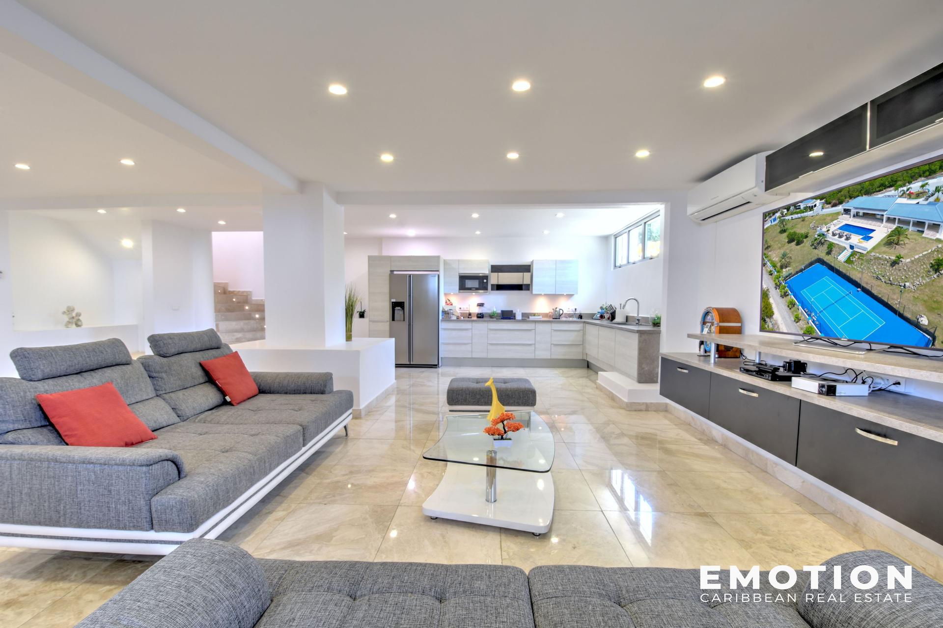 Exceptional Sea View Estate - 971 m² + 10,000 m² of Land