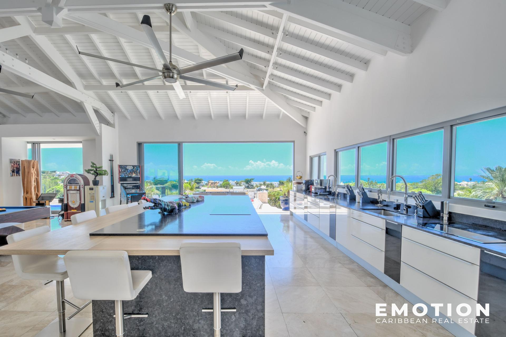 Exceptional Sea View Estate - 971 m² + 10,000 m² of Land