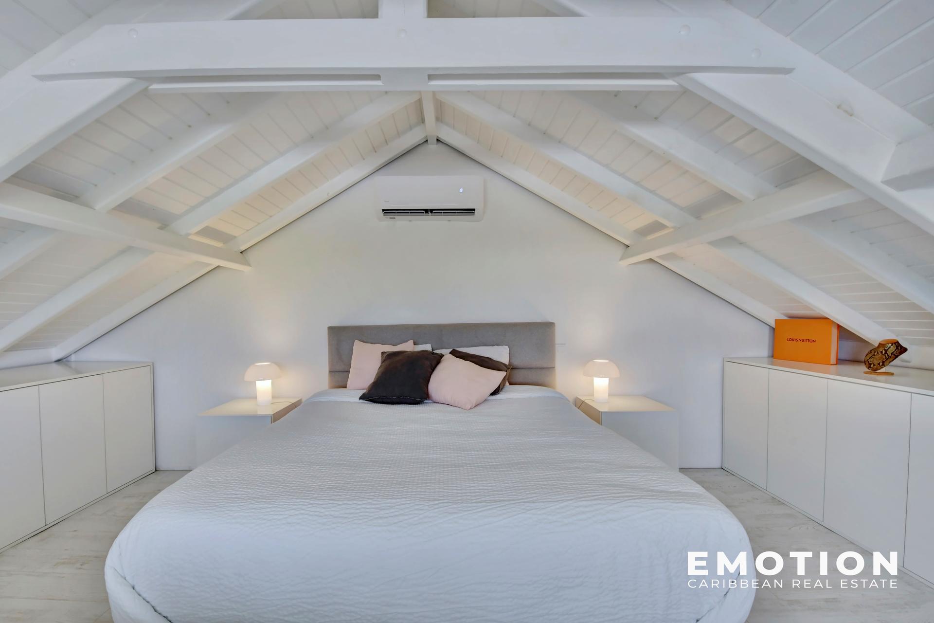 4-Bedroom Villa + Bungalow – 315 m² + 78 m² of Covered Terraces - New Exclusive Listing