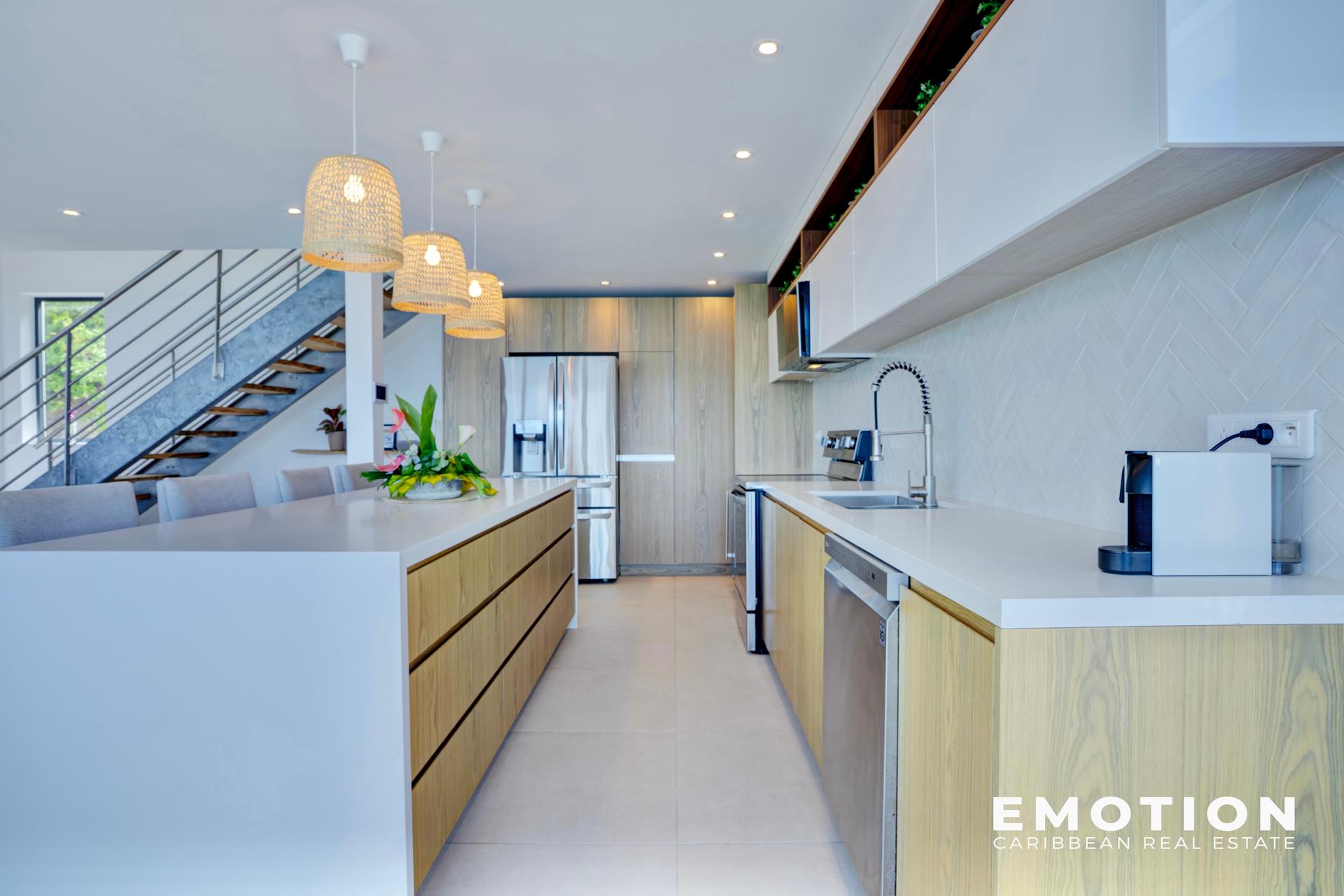 4-Bedroom Villa – 180° Sea View – Terres-Basses, Saint-Martin