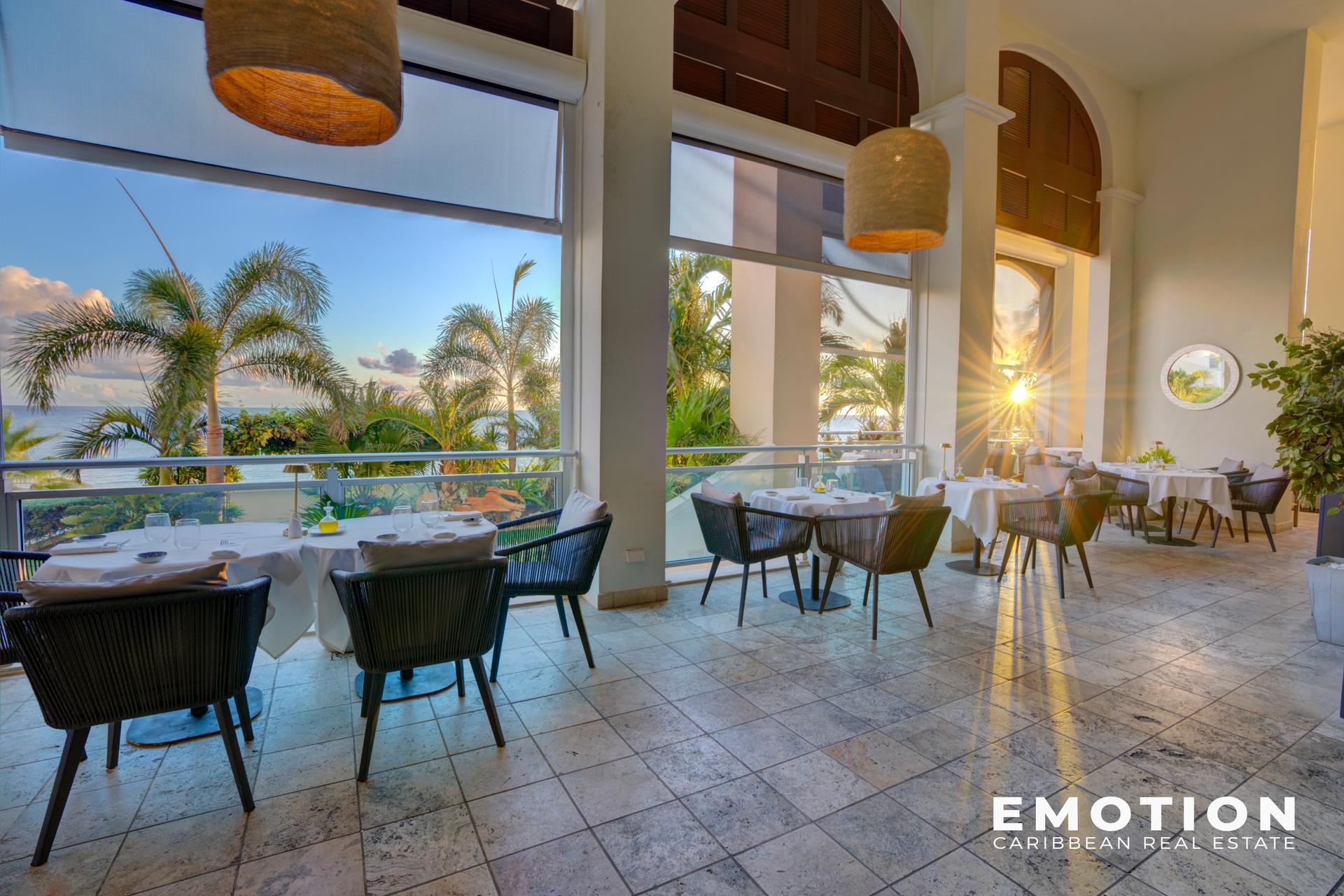 Penthouse – 520 m² + 93 m² of Private Covered Terraces Cupecoy 