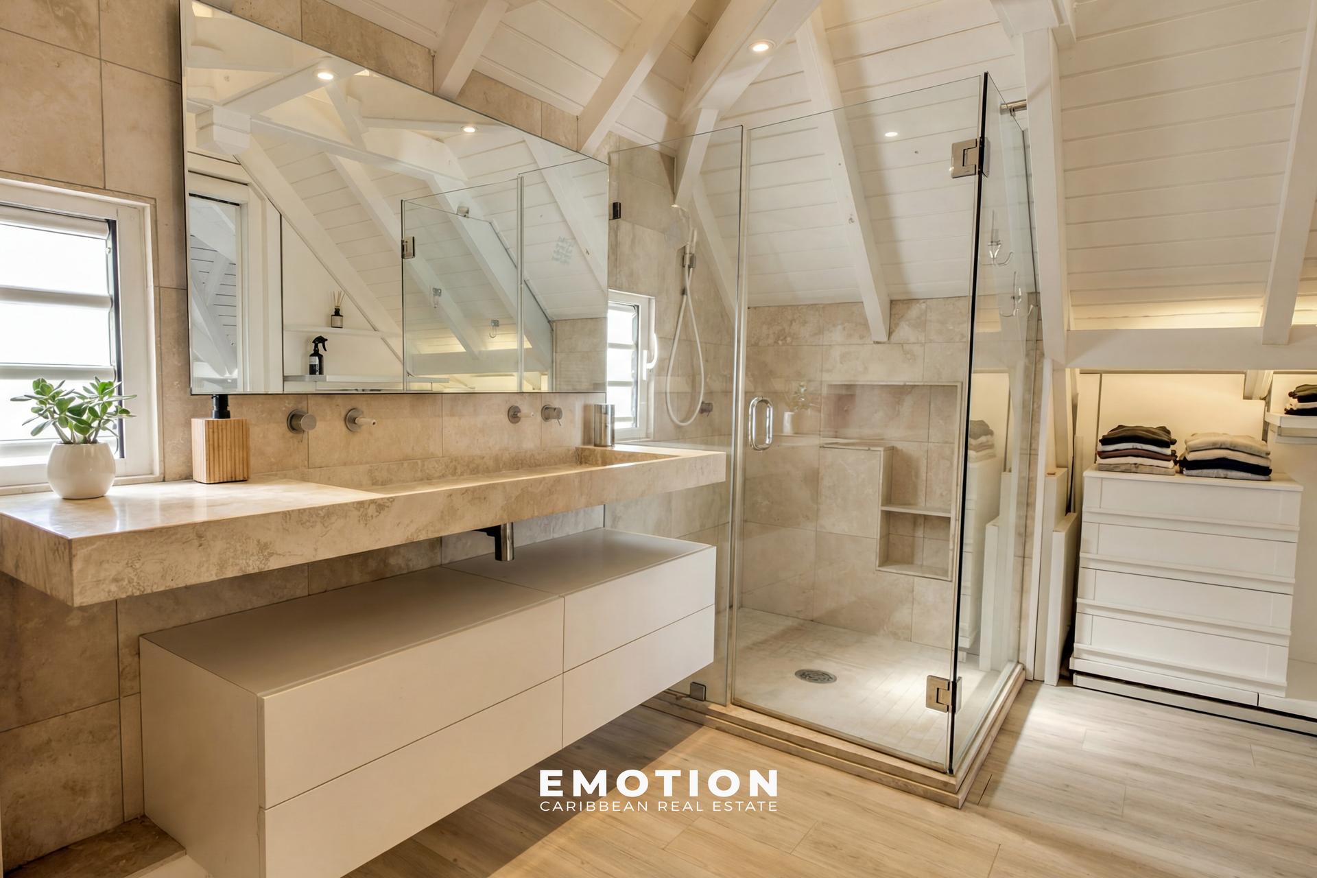 3-Bedroom House – 160 m² + 55 m² of covered terraces