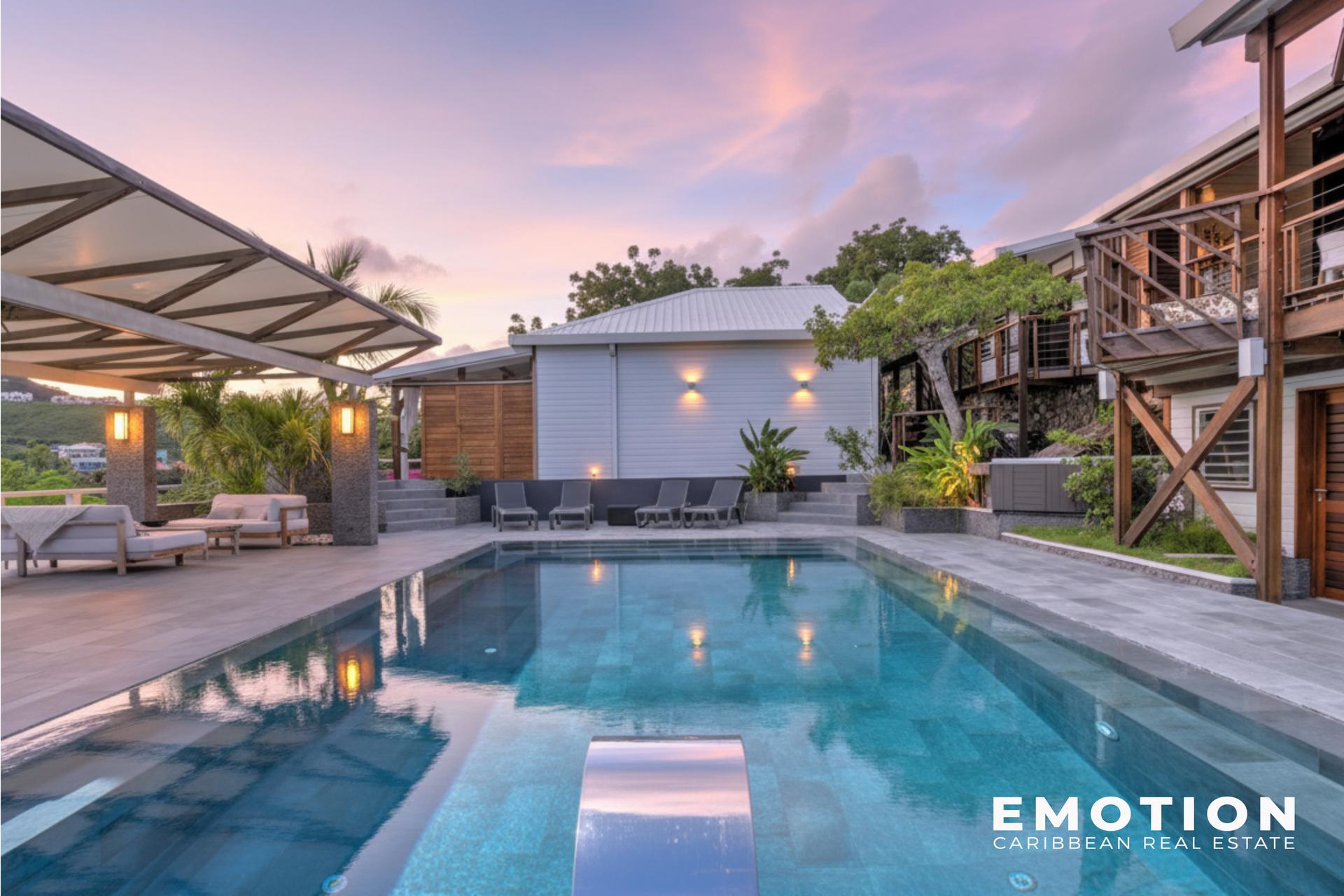REAL ESTATE COMPLEX – 358 m² + Terraces and Pools Oyster Pond / Saint-Martin