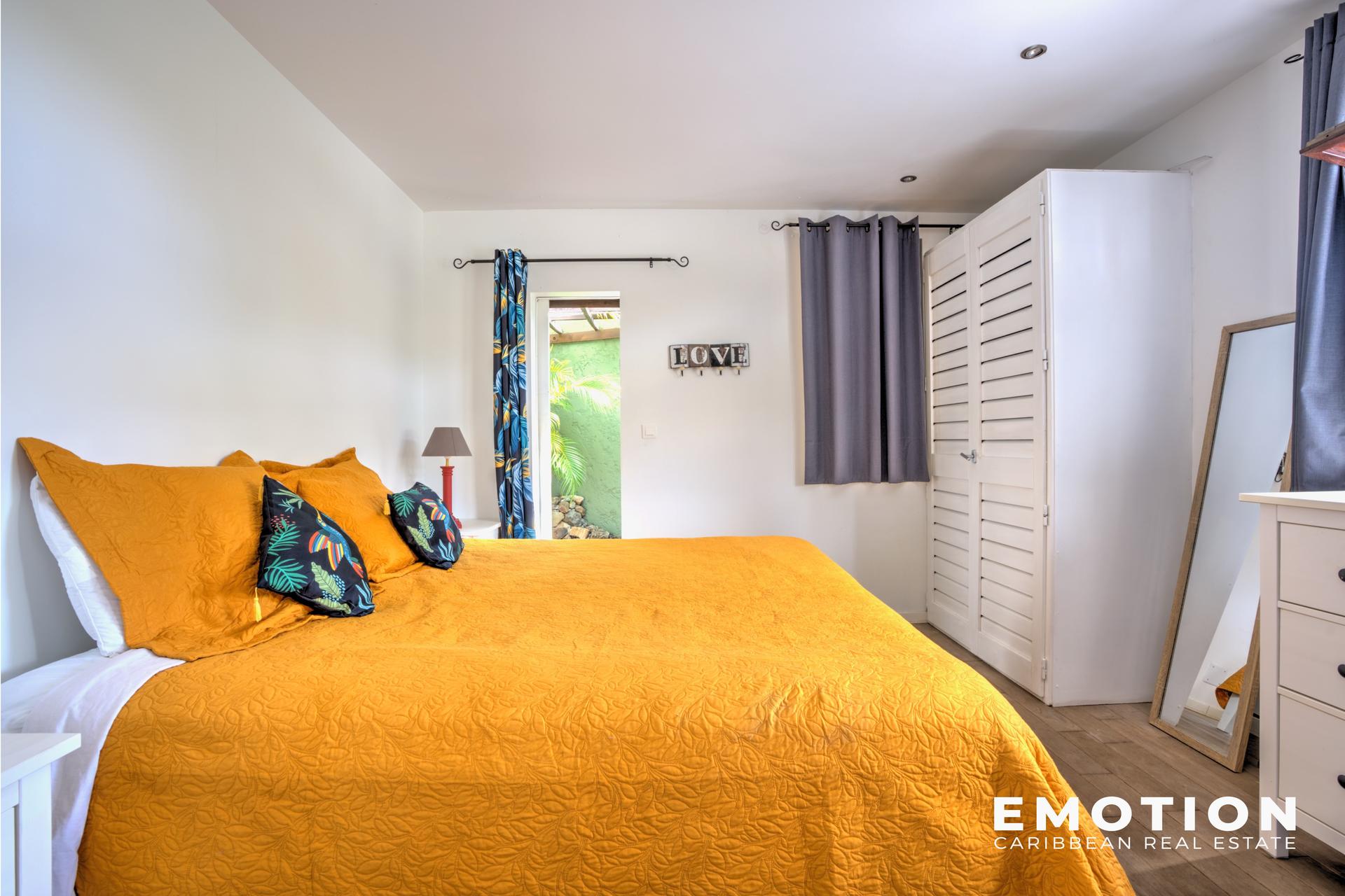 REAL ESTATE COMPLEX – 358 m² + Terraces and Pools Oyster Pond / Saint-Martin