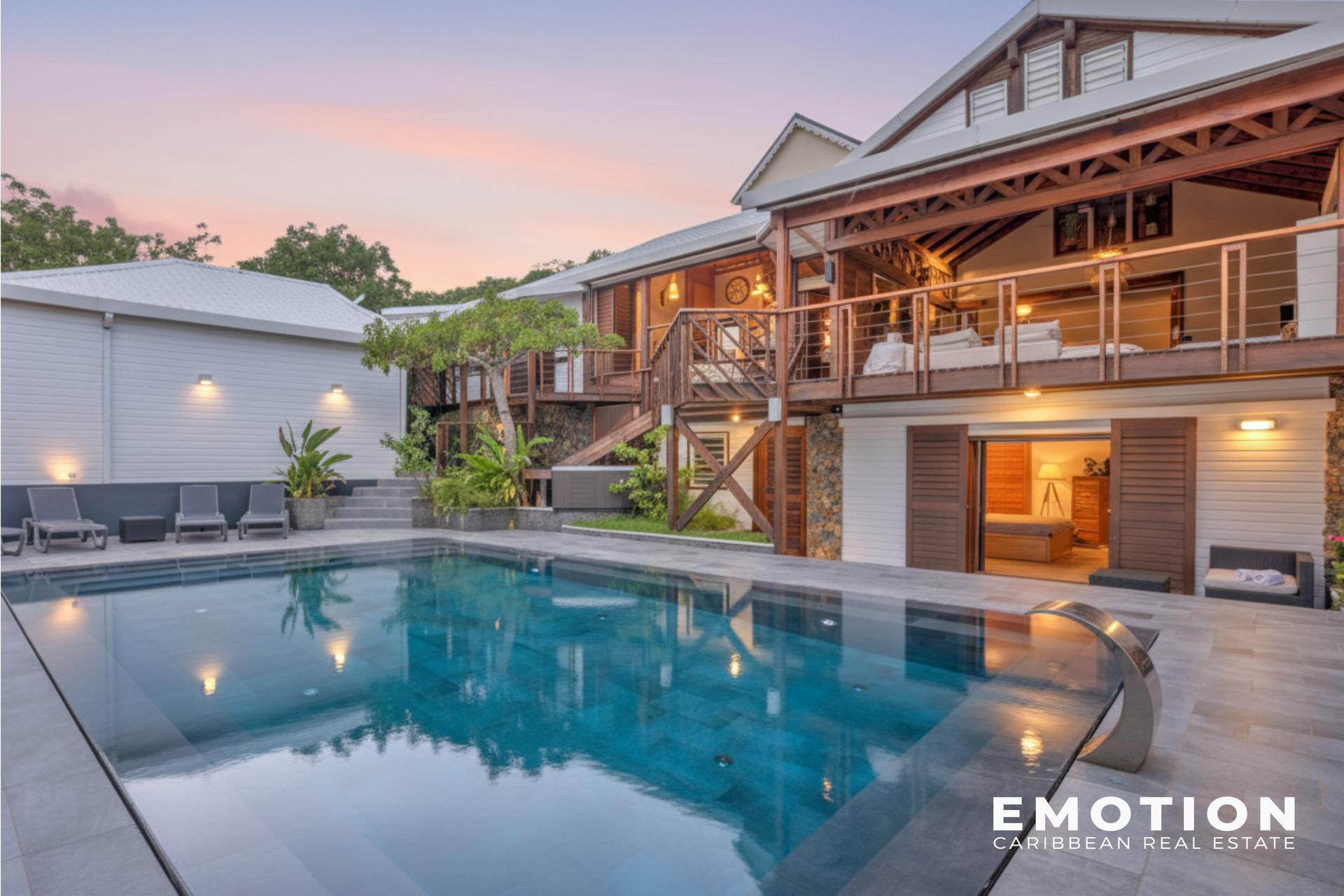 REAL ESTATE COMPLEX – 358 m² + Terraces and Pools Oyster Pond / Saint-Martin