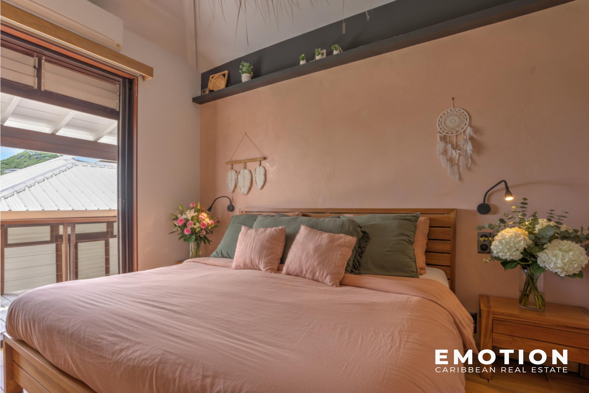 REAL ESTATE COMPLEX – 358 m² + Terraces and Pools Oyster Pond / Saint-Martin