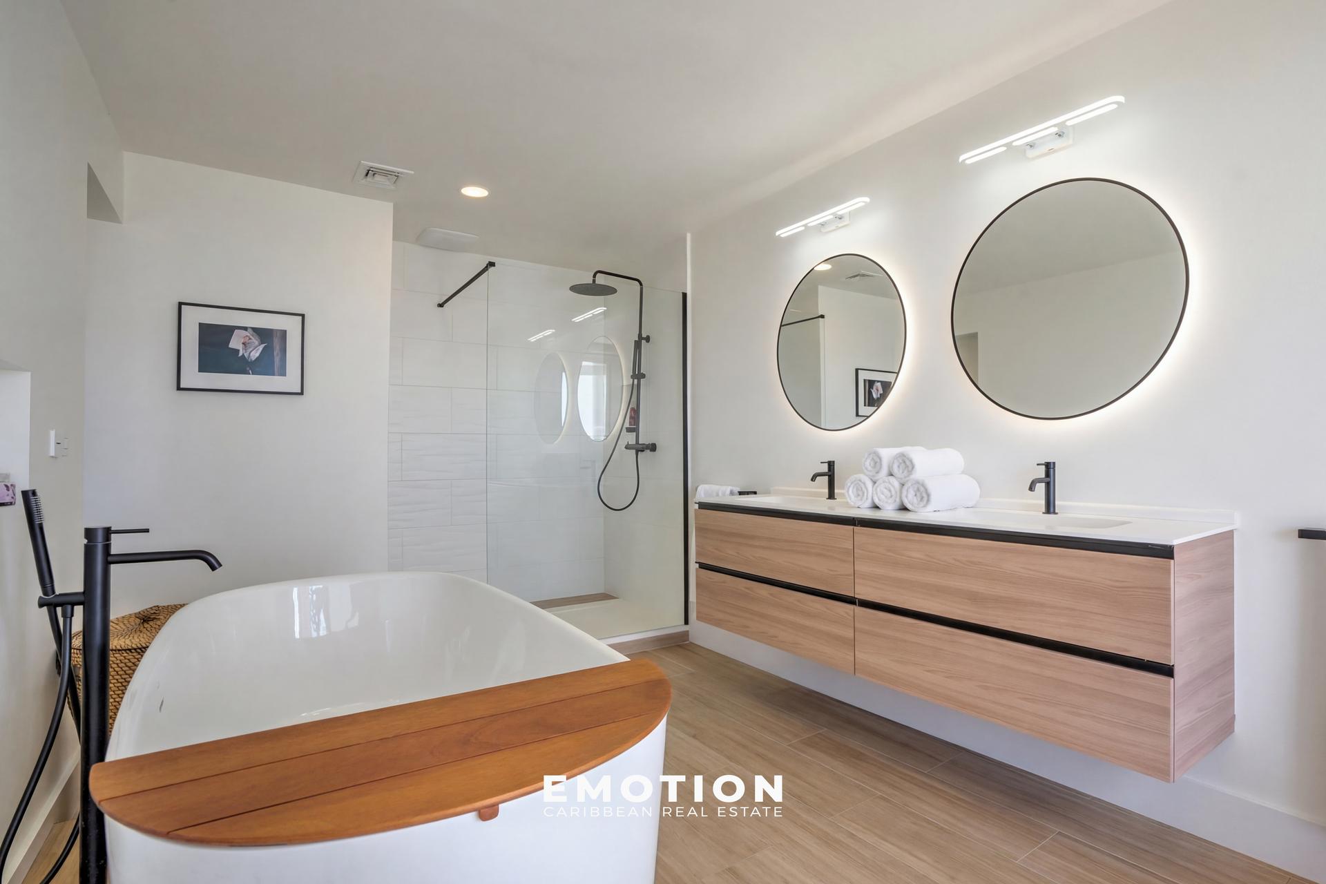 Sea view apartment 160 m² fully renovated