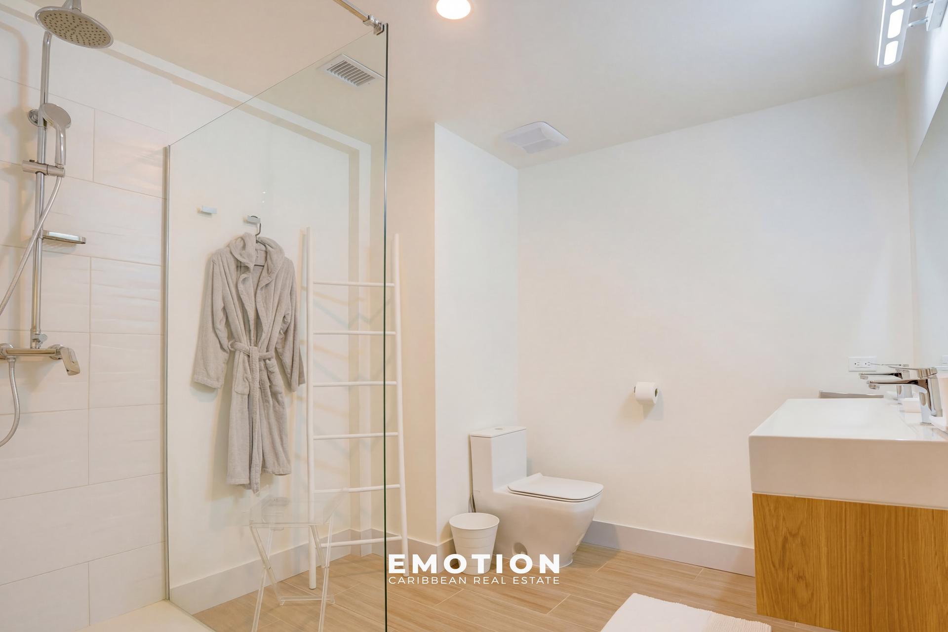 Sea view apartment 160 m² fully renovated