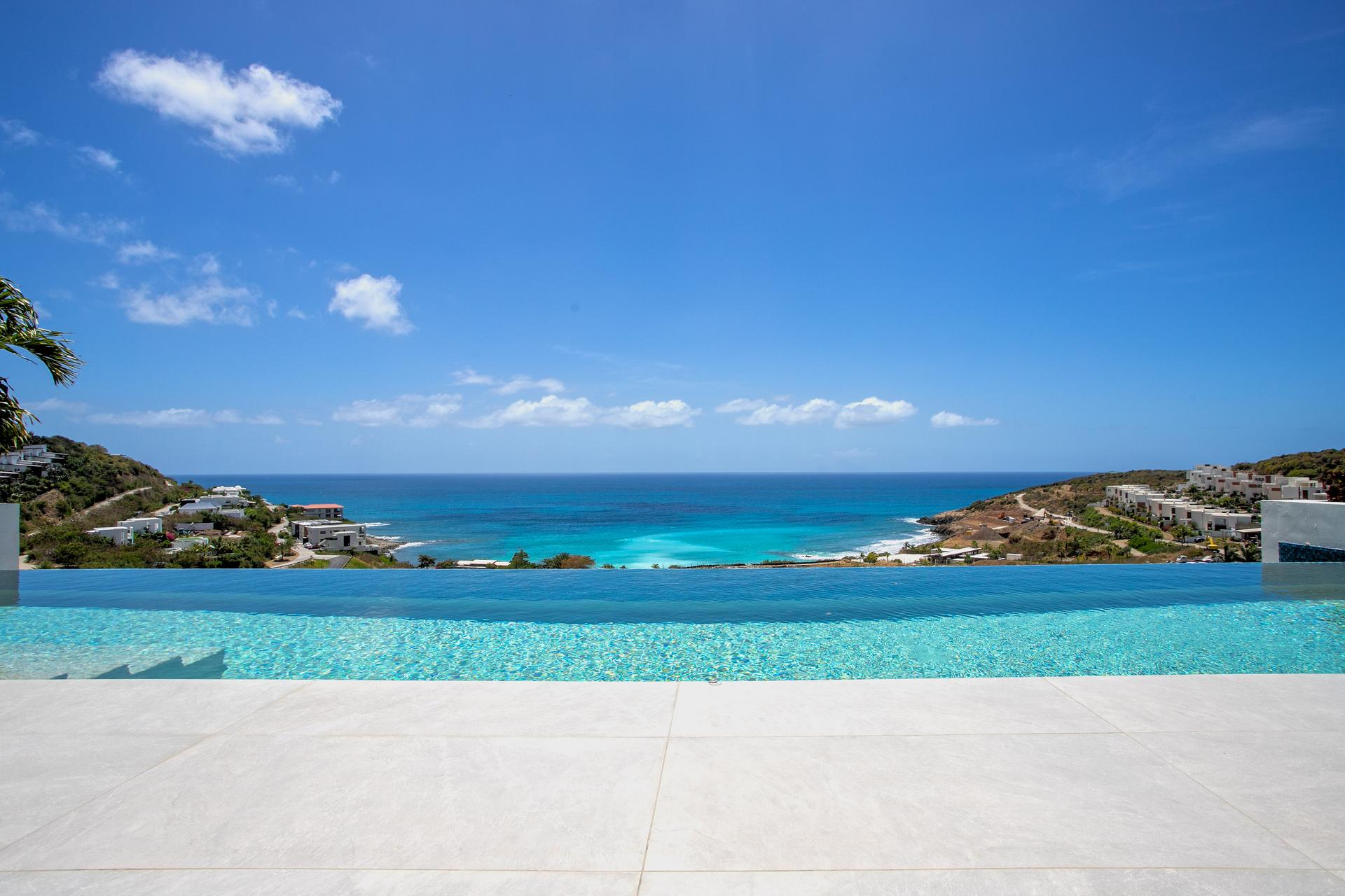 Infinite Blue – Luxury Oceanview Villa