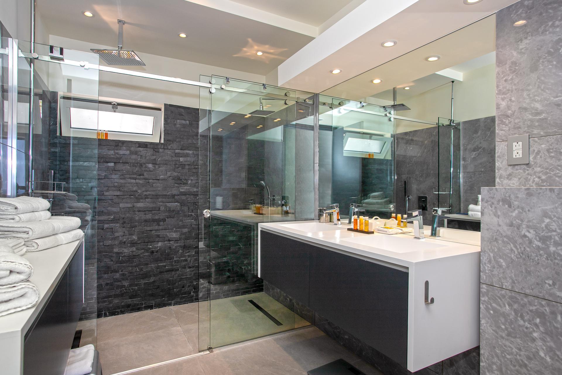 Infinite Blue – Luxury Oceanview Villa